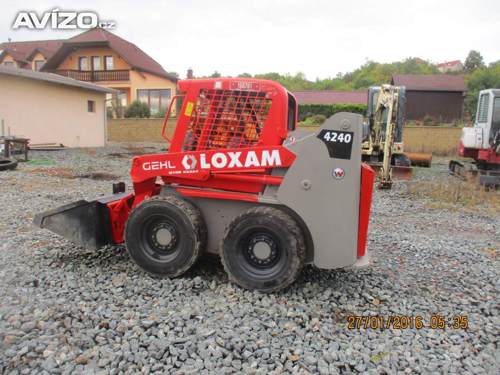 Foto inzerátu SMYKOVÝ NAKLADAČ