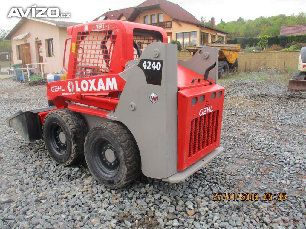 Foto inzerátu SMYKOVÝ NAKLADAČ