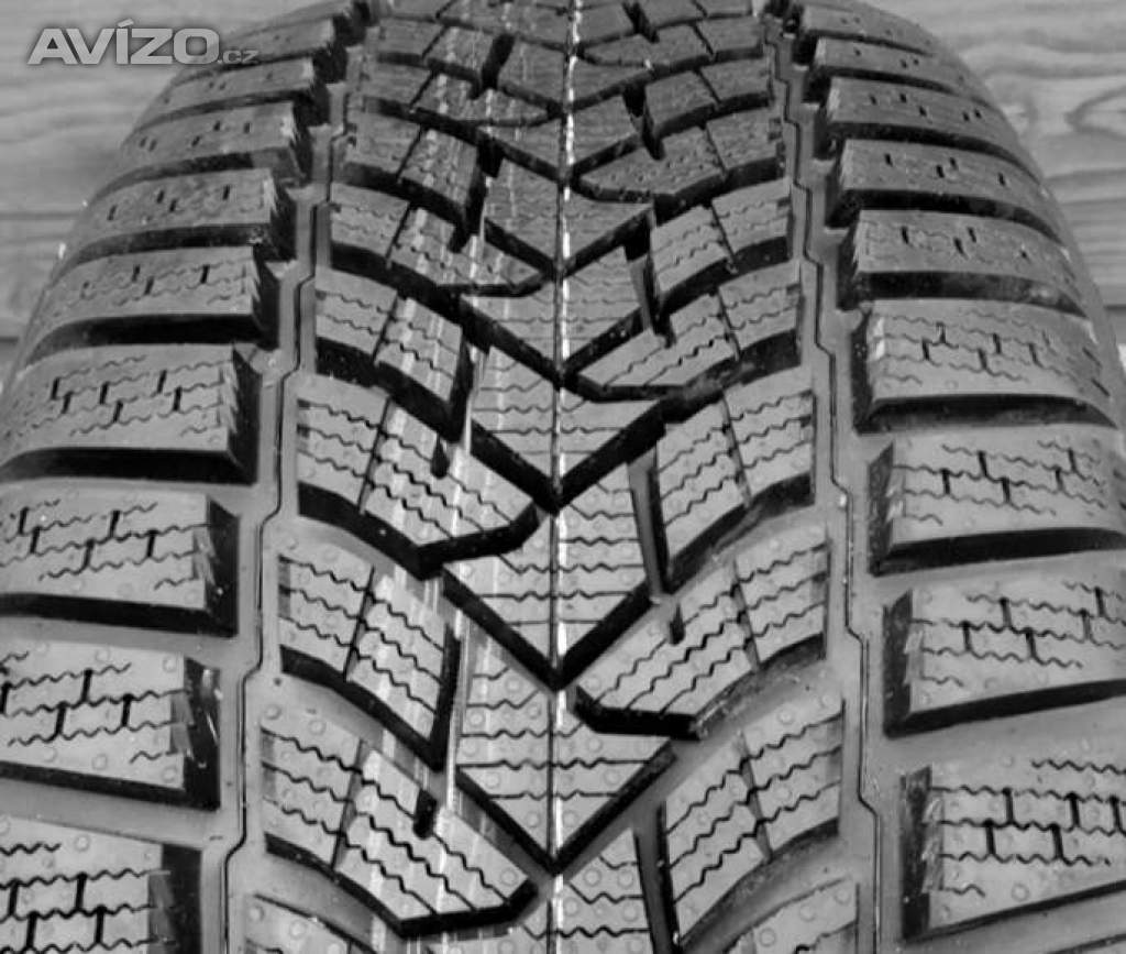 1ks nová zimní pneu 215/55 R17 Dunlop 
