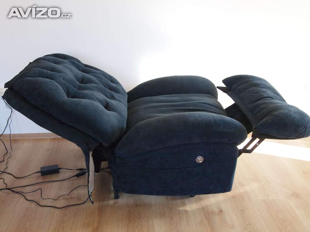 Foto inzerátu Prodám 2 polohovací křesla-i jednotlivě-os.převz.