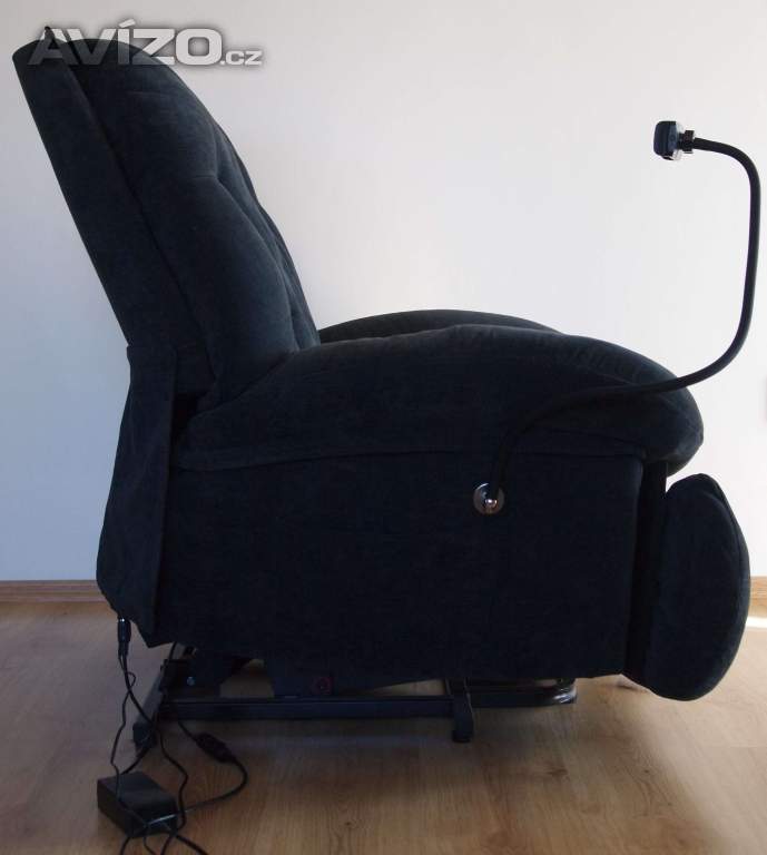 Foto inzerátu Prodám 2 polohovací křesla-i jednotlivě-os.převz.
