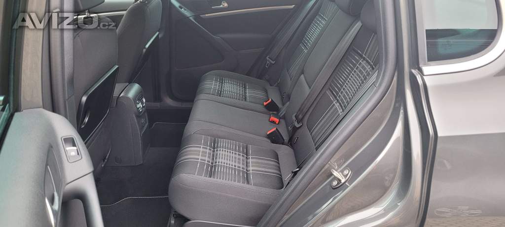 Foto inzerátu VW Tiguan 1,4TSi 110kW DSG R-Line/Lounge Bi-Xenon 75000km