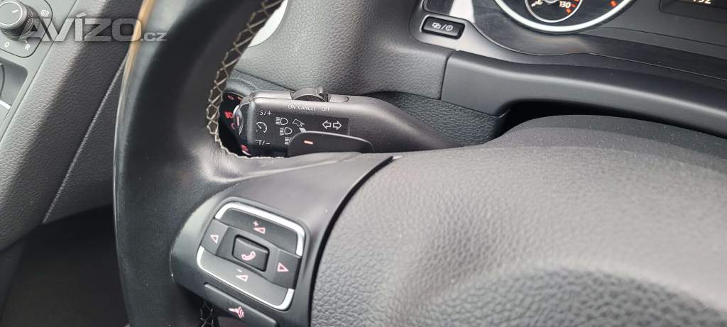 Foto inzerátu VW Tiguan 1,4TSi 110kW DSG R-Line/Lounge Bi-Xenon 75000km