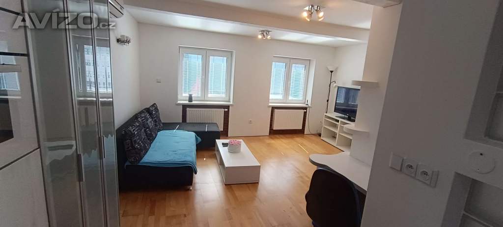 OV centrum zařízený 2+kk, balkón 