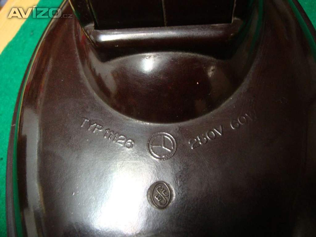 Foto inzerátu Retro starožitná lampa lampička bakelitová TYP 11126 pěkná