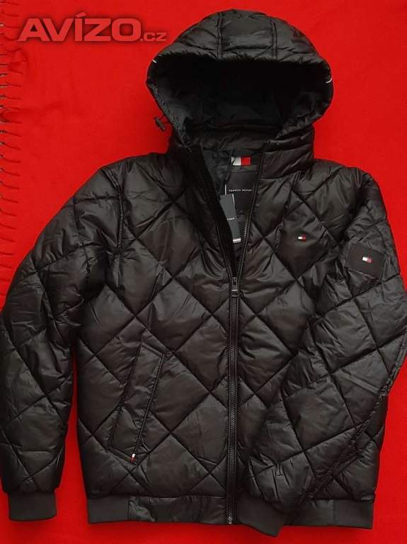 TOMMY HILFIGER PROŠÍVANÁ BUNDA S KAPUCÍ