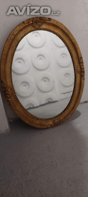 Stare oválné zrcadlo 
