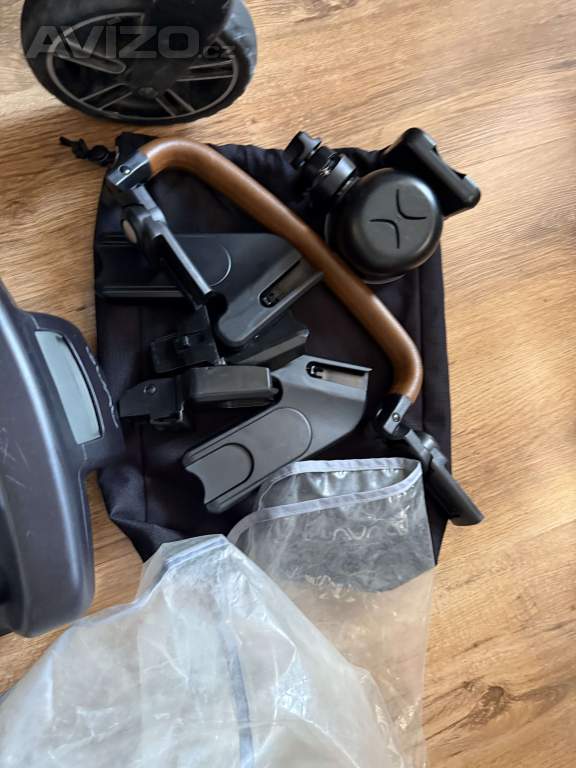Foto inzerátu Nuna Mixx Pipa Lite Travel System Bundle-Caviar