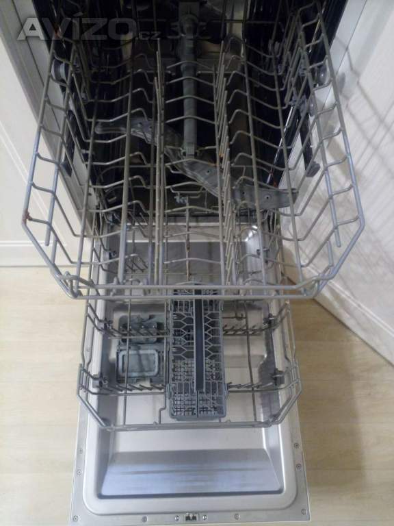 Foto inzerátu Vestavná myčka nádobí MORA