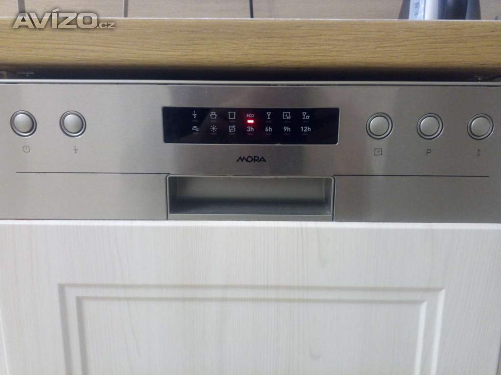 Foto inzerátu Vestavná myčka nádobí MORA