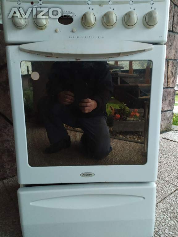 Plynový sporák s el. troubou 