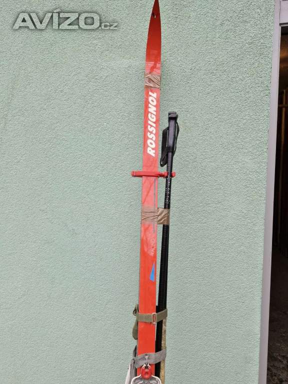 Foto inzerátu Sjezdové boty nadměrná vel. 46. Běžky Rossignol, hůlky. Doplňky zdarma