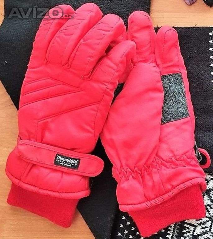 Foto inzerátu Sjezdové boty nadměrná vel. 46. Běžky Rossignol, hůlky. Doplňky zdarma