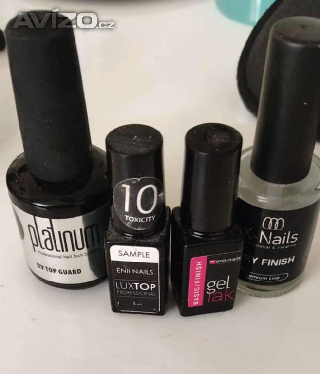 Foto inzerátu Nails potřeby-UV lampy, gellaky, sterilizátor,područka..