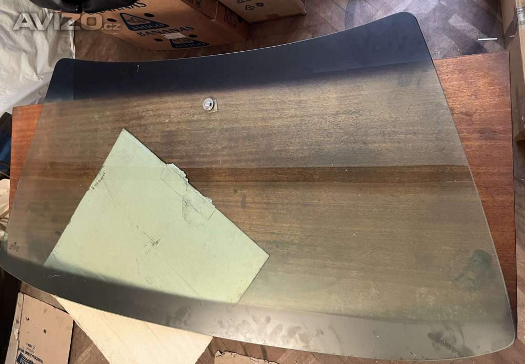 Foto inzerátu Nové přední sklo Škoda FELICIA zelené s pruhem