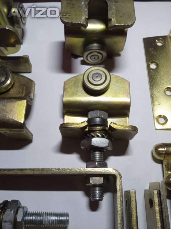 Foto inzerátu Sada dveřních kování HELM 