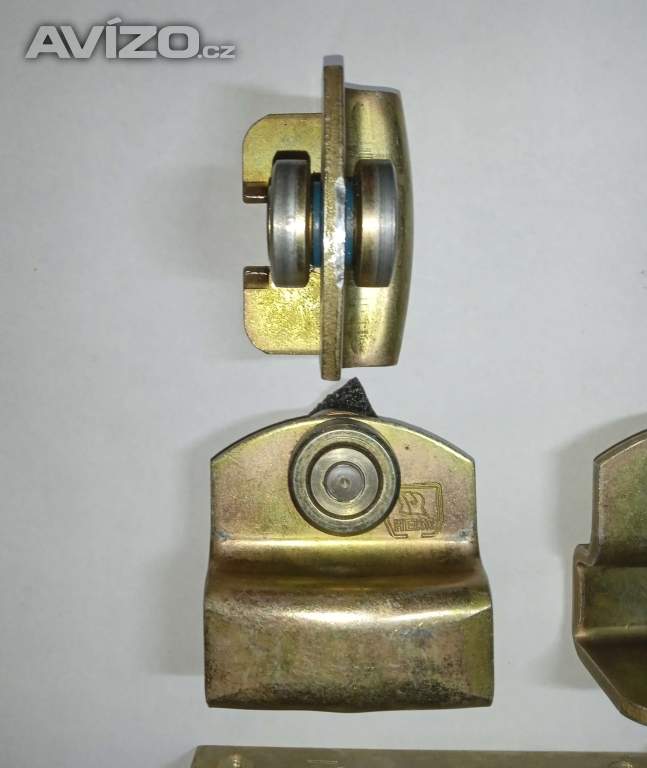 Foto inzerátu Sada dveřních kování HELM 