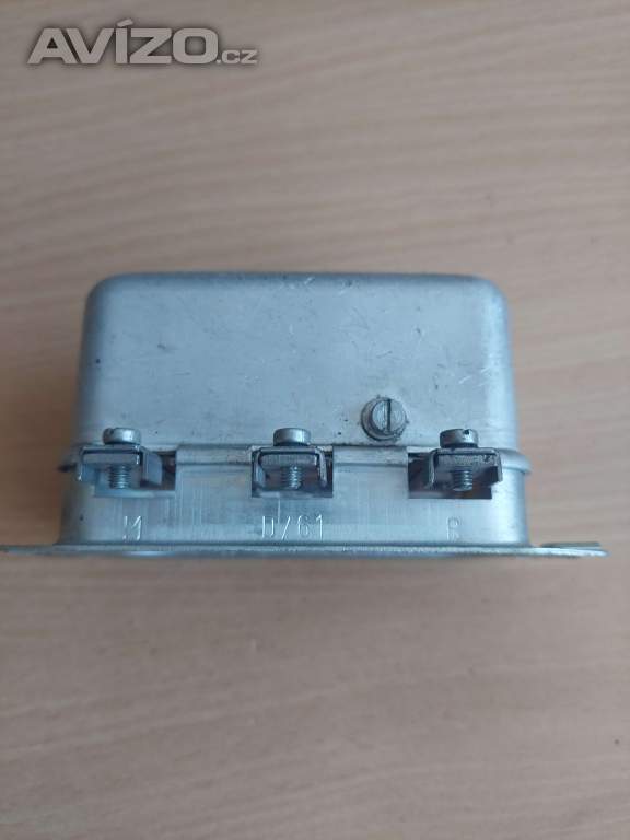 Foto inzerátu Relé, regulátor Magneton 12v - ULOŽENKA - Škoda Spartak, Tatra, atd.