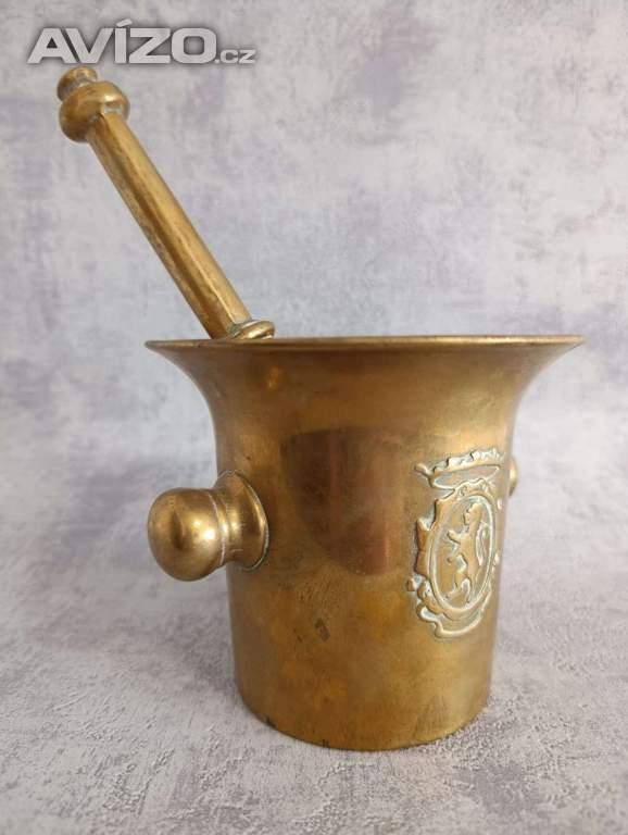 Foto inzerátu Starý mosazný hmoždíř s tloukem, zachovalý.