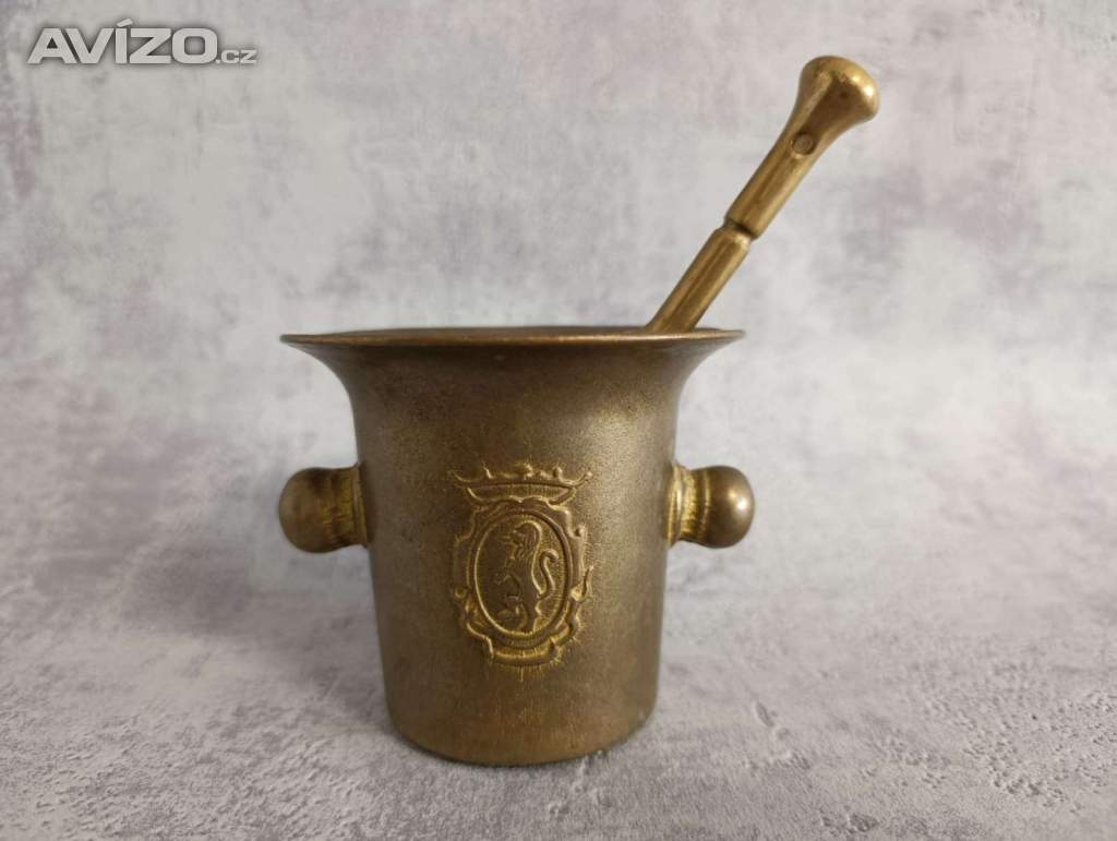 Foto inzerátu Starý malý mosazný hmoždíř se lvem a tloukem