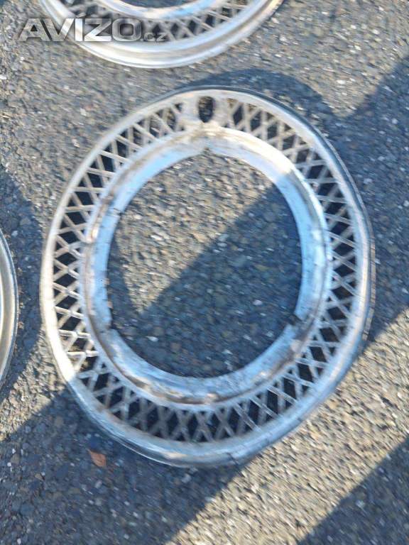 Foto inzerátu Hliníkové mezikruží ASI na veterány Škoda, atd...