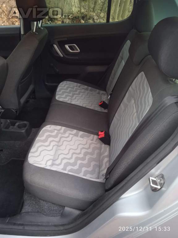 Foto inzerátu Škoda fabia 1.4,rok 2009,69000k.c.