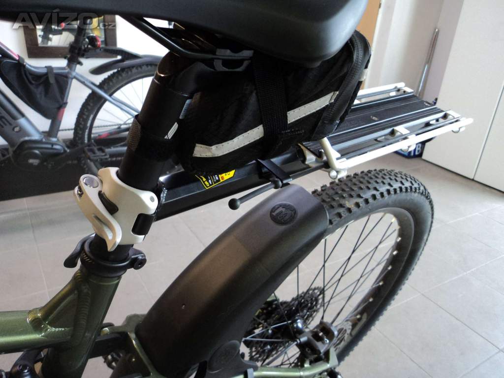 Foto inzerátu dvoudílný zadní blatník 