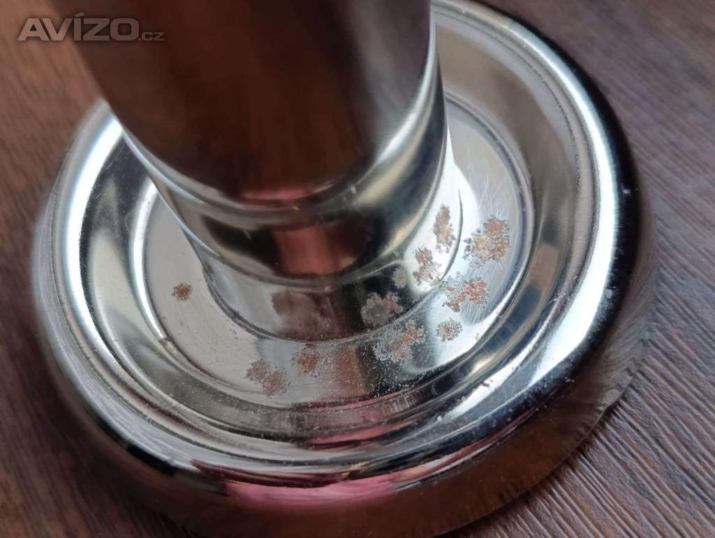 Foto inzerátu Starý ohřívač na pivo ve stojánku