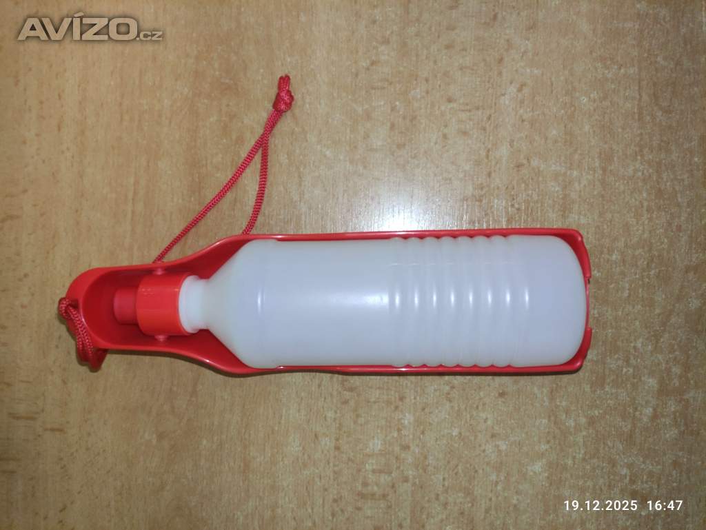 Cestovní napájecí láhev pro psy 500 ml