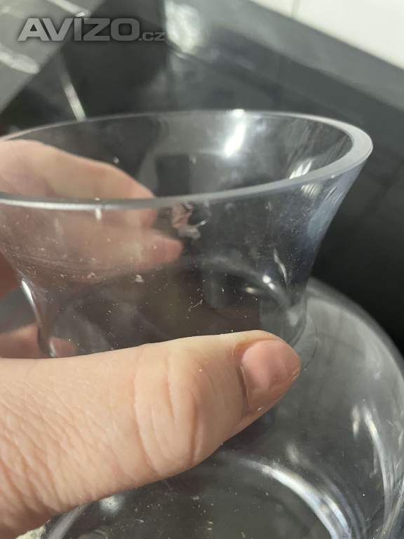 Foto inzerátu Skleněná karafa 