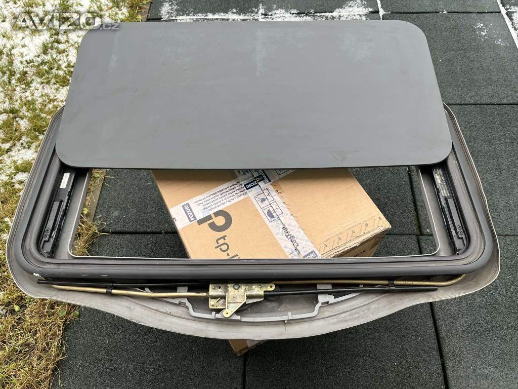 Střešní okno s kličkou - Šíbr WEBASTO