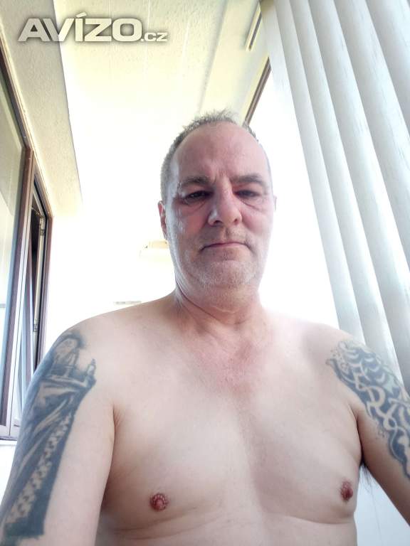 56 mám citlivé bradavky 