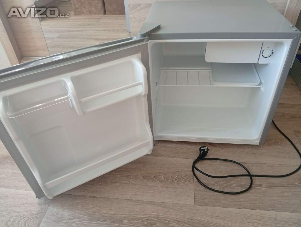 Foto inzerátu Chladnička s mrazícím boxem 