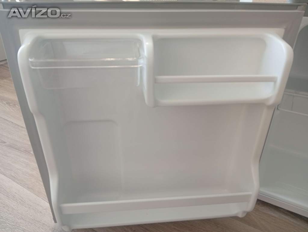 Foto inzerátu Chladnička s mrazícím boxem 