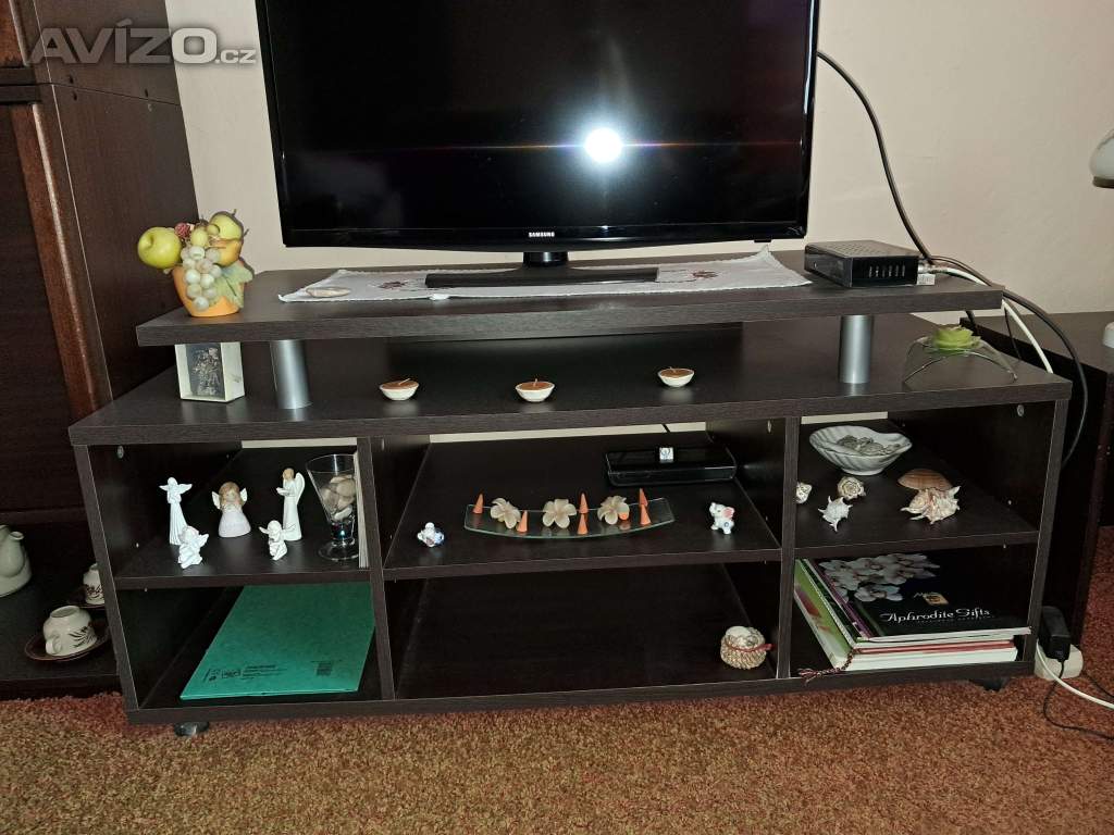 Televizní stolek