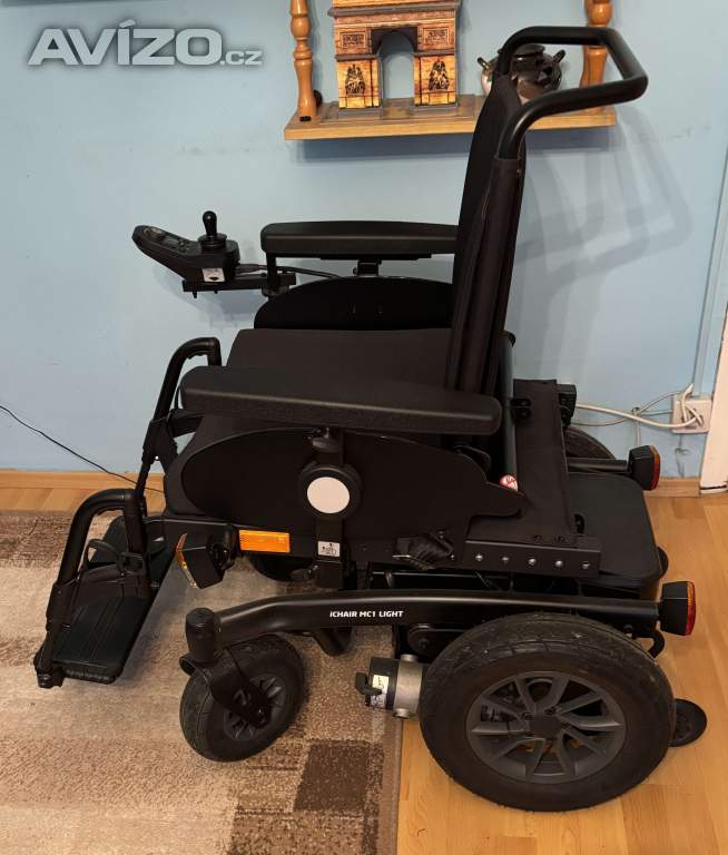 Foto inzerátu Elektrický invalidní vozík MEYRA 