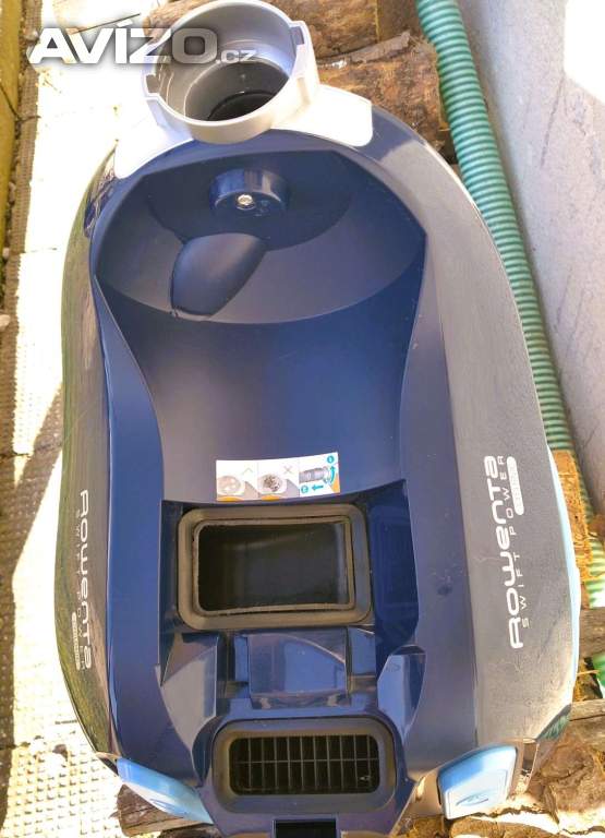 Jako nový - malý vysavač BEZSÁČKOVÝ