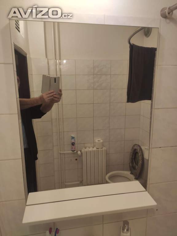 Foto inzerátu prodám zrcadlo s poličkou do koupelny
