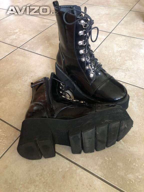 Foto inzerátu Prodám dámské černé boty