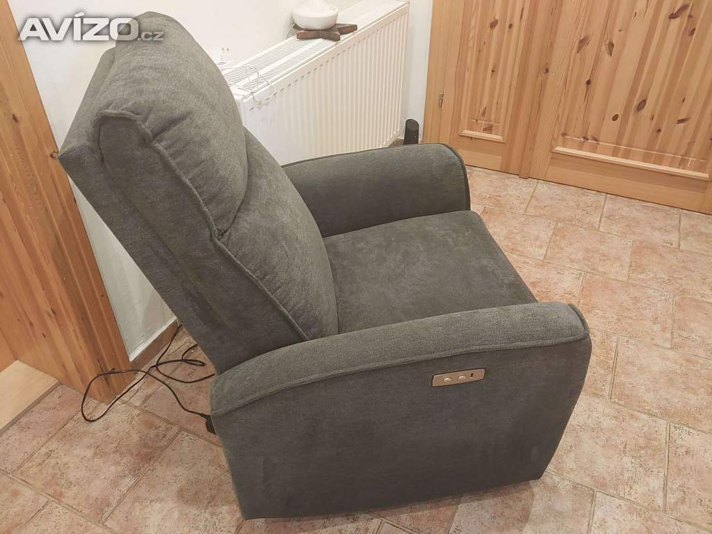 Foto inzerátu Polohovací křeslo.
