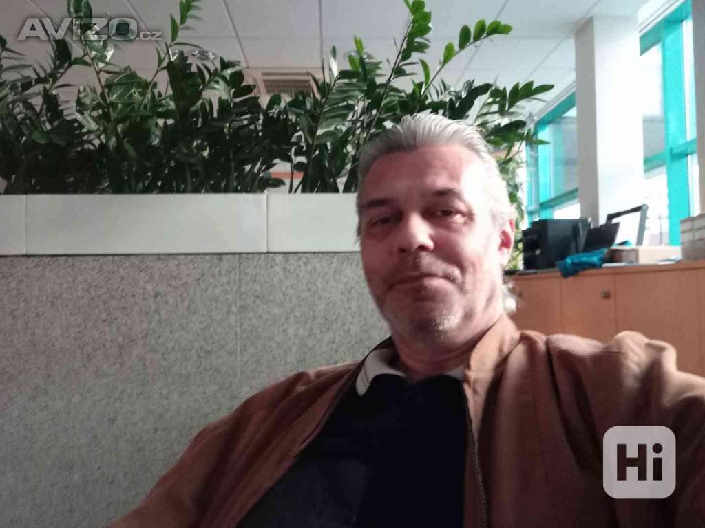 Foto inzerátu Přátelství s něžností nebo vztah