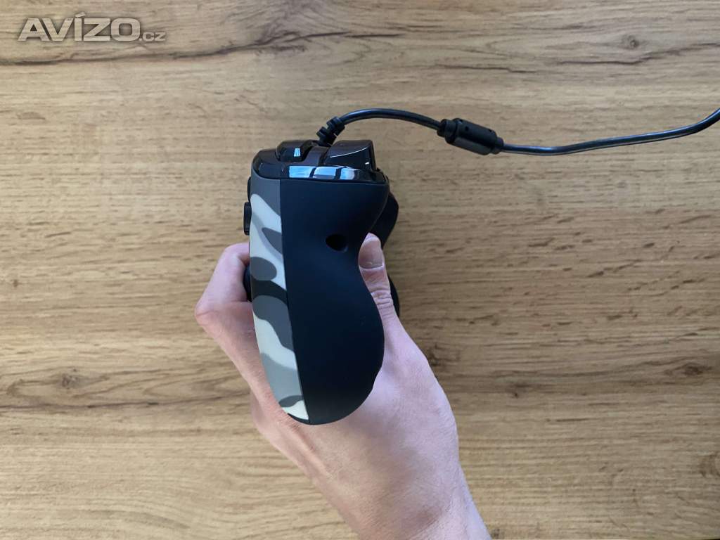 Foto inzerátu PS4 &amp; PC Ovladač - TOP STAV