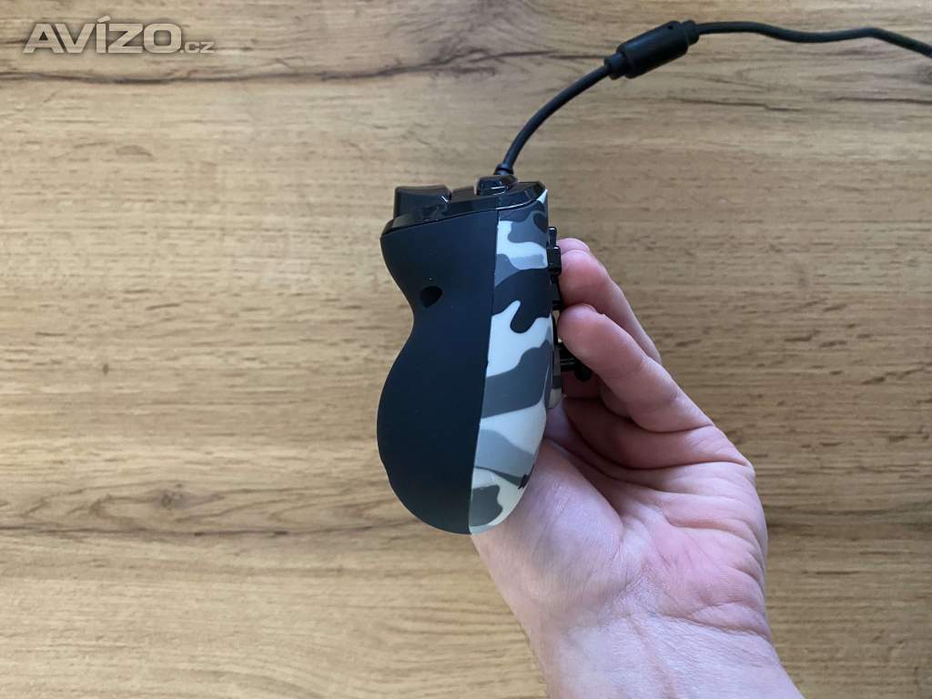 Foto inzerátu PS4 &amp; PC Ovladač - TOP STAV