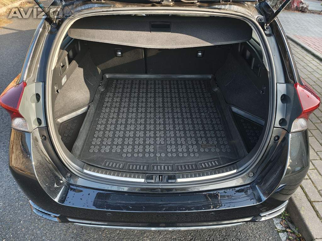 Foto inzerátu Toyota Auris 1.8 HSD, 137tis km, 100kW, Executive