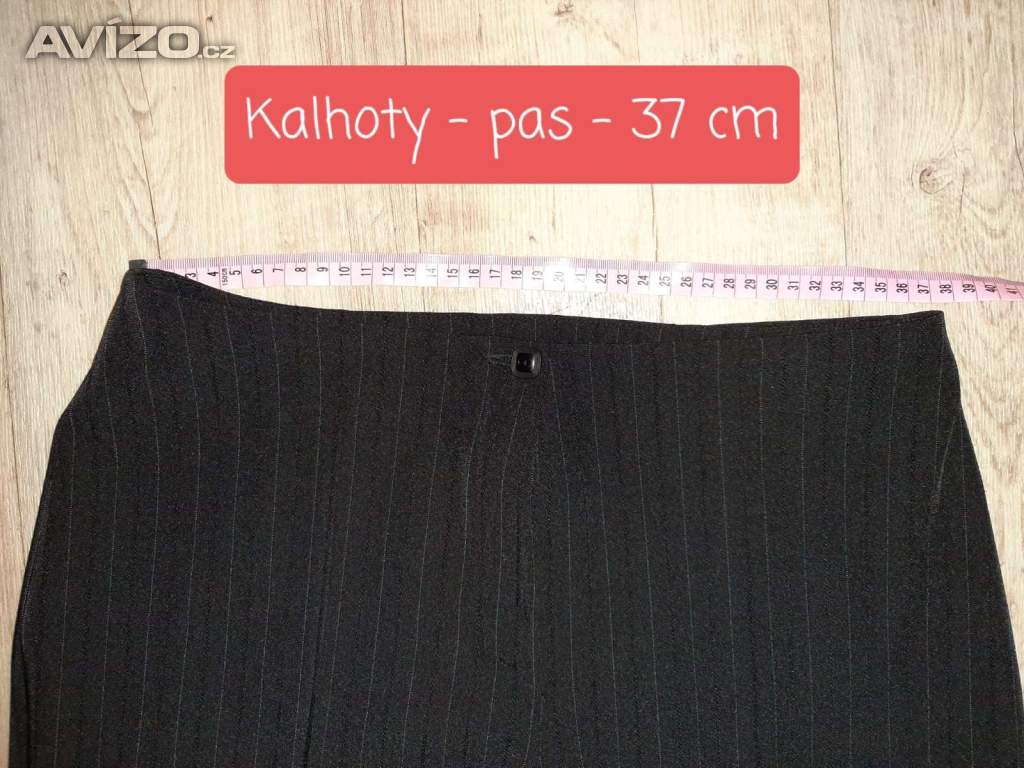 Foto inzerátu 4-dílný kostýmek, vel. 40