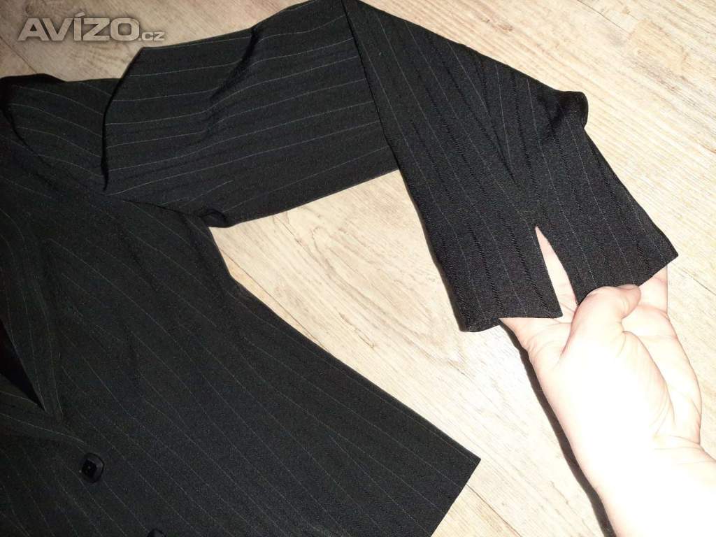 Foto inzerátu 4-dílný kostýmek, vel. 40
