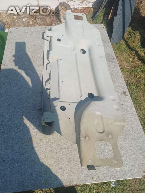 zadní čelo superb 2 sedan