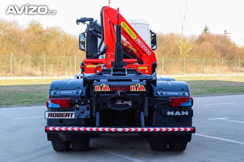 Foto inzerátu 6X4 MAN TGS 33.400 HÁKOVÝ NOSIČ KONTEJNERŮ + HYDRAULICKÁ RUKA