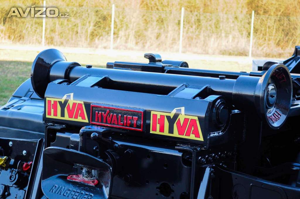 Foto inzerátu 6X4 MAN TGS 33.400 HÁKOVÝ NOSIČ KONTEJNERŮ + HYDRAULICKÁ RUKA
