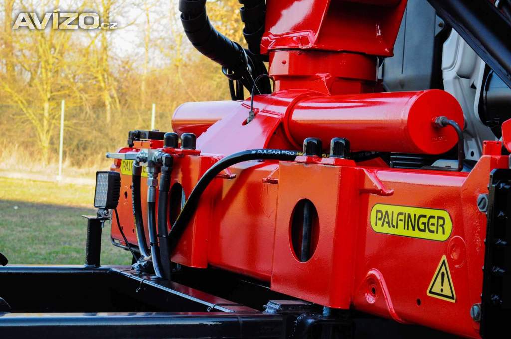 Foto inzerátu 6X4 MAN TGS 33.400 HÁKOVÝ NOSIČ KONTEJNERŮ + HYDRAULICKÁ RUKA